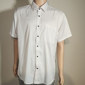 Men's White Short Sleeve Button Down Shirt